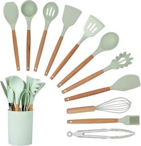 Lot de 12 ustensiles de cuisine en silicone antiadhésifs avec manche en bois, écologiques et compatibles lave-vaisselle, pour la cuisson et la pâtisserie - Product Image 1