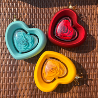 Boîte à bijoux en forme de cœur rotatif avec fleur éternelle jaune, cadeau d'anniversaire romantique, design Noël 2026