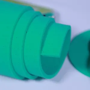 Panneau de mousse en PVC vert Forex à bas prix personnalisable 2mm Matériau en PU recyclé et moulé avec service de découpe