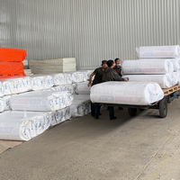 Laine de verre ininflammable ASTM C518 US pour isolation de plafond, rouleau pré-découpé R25 8 pouces, non revêtu, rose, ignifuge, en fibres de verre