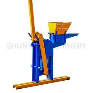 Production de petites briques Produit par China Machinery Corporation Machine de fabrication de briques d'argile QMR2-40 miniature