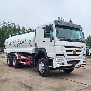 Camion-citerne Sinotruk Howo 15m3 <span class=keywords><strong>20m3</strong></span> pour le transport <span class=keywords><strong>d</strong></span>'eau, camions-citernes <span class=keywords><strong>d</strong></span>'eau <span class=keywords><strong>d</strong></span>'occasion, dimensions - Product Image 1