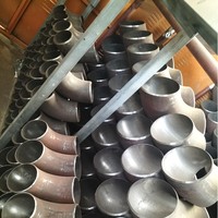 Coude sans soudure en acier au carbone à 90 degrés A234 WPB 1-1/2 2 3 4 pouces Sch 80 en stock