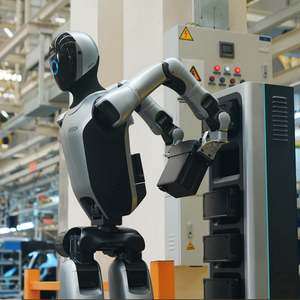Nouveau <span class=keywords><strong>robot</strong></span> humanoïde <span class=keywords><strong>industriel</strong></span> UBTECH Walker S2, 176 cm, 52 degrés de liberté, charge utile de 15 kg, multi-tension, certifié CE ISO - Product Image 2