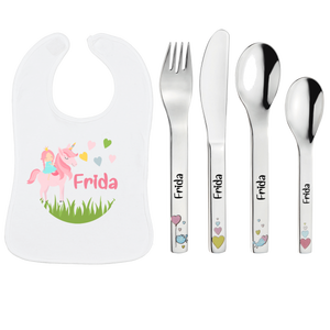 Regalo di Nascita: Posate per Bambini Puresigns Cora con Incisione + Bavaglino con Nome Unicorno Cuore - Product Image 1