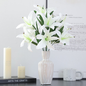 Bouquet de lys artificiels 9 têtes, fleurs en soie et plastique rose, faites à la main pour la décoration de la maison et des mariages - Product Image 2