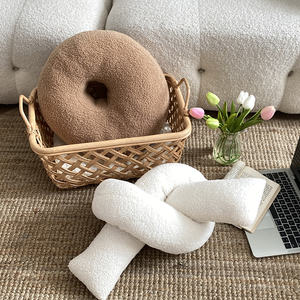 Cojines Redondos de Felpa Ultra Suaves Estilo Japonés, Técnica de Tejido Inteligente, Diseño Lindo - Product Image 3