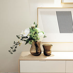 Décoration d'intérieur, grand vase à fleurs en cristal en forme de corne marron, luxe - Product Image 6