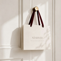 Sac shopping en papier blanc mat avec poignée en ruban satiné marron café, logo personnalisé imprimé, sac cadeau pour boutique de vêtements