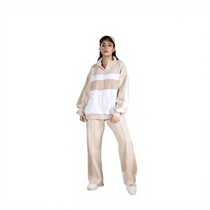 Ensemble de survêtement 2-en-1 Ever Glow pour femme grande taille, gris uni, style gothique, en polyester/coton, avec crop top sans manches et pantalon décontracté coupe régulière - Product Image 1