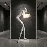 Grande sculpture en fibre de verre pour décoration de centre commercial, mobilier de salon, sculpture abstraite de fille tenant une boule, pour décoration de chambre