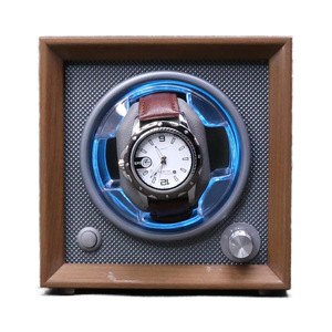 <span class=keywords><strong>Caja</strong></span> Giratoria <span class=keywords><strong>de</strong></span> Lujo <span class=keywords><strong>de</strong></span> Nogal para un Reloj Automático para Hombre al por Mayor con Giroscopio y Luz Azul - Product Image 3