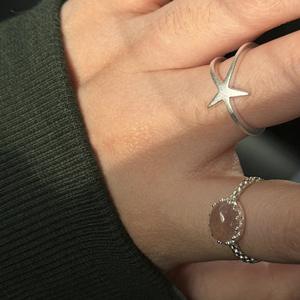 Anillo de Estrella de Mar Minimalista de Plata de Ley S925 para Mujer, Anillo de Dedo Índice Mate Esmerilado, Diseño de Nicho, Accesorio de Moda Versátil - Product Image 3