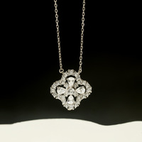 Collier pendentif trèfle à quatre feuilles porte-bonheur en argent sterling S925 incrusté de zircon |   Cadeau pour femme de style luxe léger