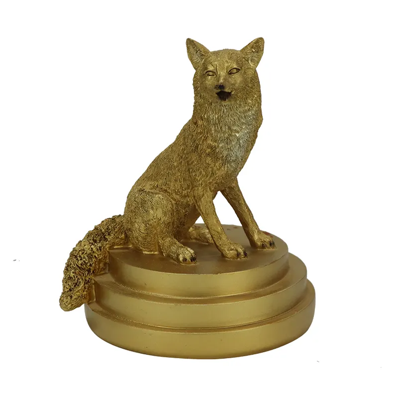 Özelleştirilmiş altın oturma kurt hayvan heykeli reçine süs ev dekorasyon veya bahçe için dairesel tabanı ile