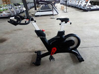 Vélo de spinning commercial, vélo d'exercice pour la maison et la salle de sport, machine de cyclisme d'occasion