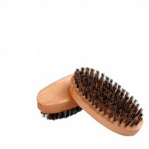 Cepillo para barba de hombre con mango de madera suave y cerdas de jabalí, ideal para peinar y limpiar, suministro directo de fábrica. - Product Image 4
