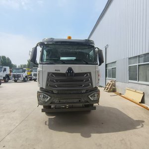 Camion tracteur HOWO NX 6x4 remis à neuf, 10 roues, occasion, pour transport longue distance avec cabine de luxe - Product Image 1