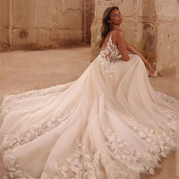 Robe de mariée taille personnalisée robe de mariée à bretelles spaghetti sexy col en v profond dos nu coupe ajustée robe de banquet en dentelle avec appliques