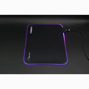 Toptan OEM rgb kaymaz kauçuk mouse pad özel logo Led aydınlatma fare mat