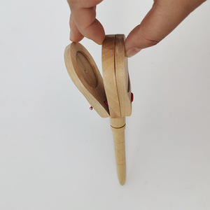 Castañuelas de madera con mango largo, instrumento de percusión para niños, ayuda para la educación temprana, color madera natural, de 2 a 4 años, unisex - Product Image 1