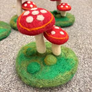 Juguetes para Niños, Adorno de Hongo de Fieltro, Hongos con Bebé para un Pequeño Mundo de Hadas, 24111801, Kit de Fieltro de Lana Colorida - Product Image 2