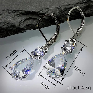 Orecchini a Goccia con Clip per Donne, Eleganti e Versatili per l'Uso Quotidiano, Gioielli alla Moda per le Orecchie - Product Image 4