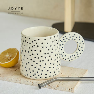 JOYYE Taza de Café de Cerámica con Diseño de Punto Grande, Taza de Agua Fría y Caliente, Diseño Nórdico Moderno Pintado a Mano - Product Image 4