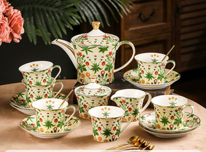 Service à thé de l'après-midi en céramique au design floral de luxe, tasse et soucoupe modernes avec glaçure verte, passe au lave-vaisselle - Product Image 6