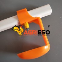 Système complet de ligne d'abreuvement par tétine pour poulets avec pompe doseuse Dosatron française – Équipement clé en main pour élevages de poulets – Solution tout-en-un