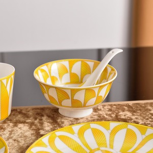 Ensemble de vaisselle en céramique jaune rétro bohème de luxe, contenants de stockage alimentaire et vaisselle pour les fêtes - Product Image 3