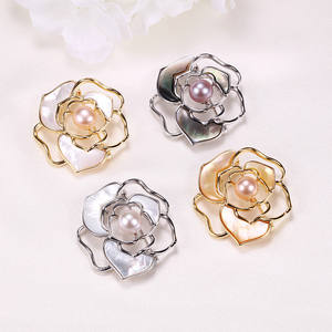 Broche de Perlas de Agua Dulce con Incrustaciones de Concha Antideslumbrante de Zhuji, Flor de Camelia para el Pecho, para Boda o Compromiso - Product Image 2