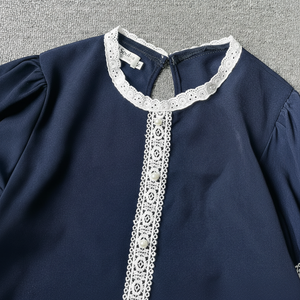 Vietnam OEM de fábrica al por mayor de las mujeres Blusa de gasa Color sólido borla cuello en V cuello mandarín verano proveedor de moda Tops - Product Image 1