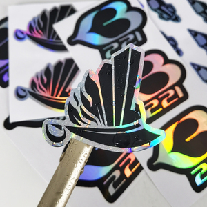 สติกเกอร์ติดหลังโทรศัพท์มือถือแบบกันน้ำ PET โฮโลแกรมไดคัทสีดำชมพูแบบกำหนดเอง ลายเจ้าหญิงตลกๆ จากกวางตุ้ง สำหรับตกแต่ง - Product Image 1