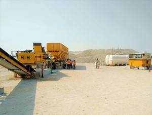 Centrale de mélange d'asphalte jaune avec tapis roulant, équipement de construction routière haute efficacité - Product Image 4