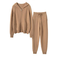 Ensemble 2 pièces hiver 2025 pour femme : cardigan en cachemire brodé et short, col double, coupe régulière longueur entière