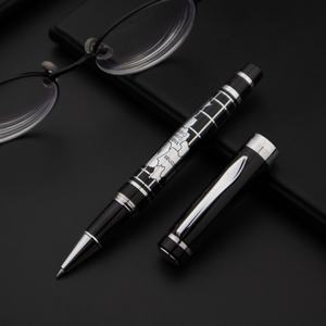 Stylo à bille élégant et classique en métal avec design de carte du monde, logo personnalisé, pour une <span class=keywords><strong>utilisation</strong></span> promotionnelle d'entreprise et la vente en gros - Product Image 2