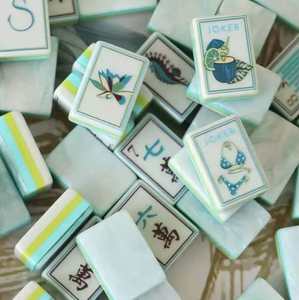 Jeu de tuiles de Mahjong américain en acrylique style Côte Corallienne avec perles <span class=keywords><strong>d</strong></span>'eau, pliable, design moderne, portable, pour divertissement et <span class=keywords><strong>poker</strong></span> - Product Image 1