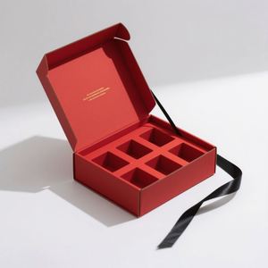 Emballage de cosmétiques de luxe avec logo personnalisé, stratification brillante, boîtes cadeau d'emballage en papier de carton magnétique avec incrustation de mousse EVA - Product Image 1