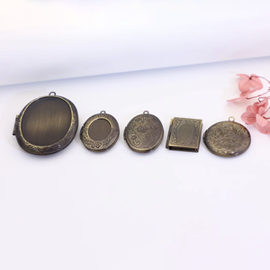 Aksesori logam perunggu antik gaya antik-liontin Gambar liontin bunga dengan jimat berlapis grosir kalung wanita - Product Image 4