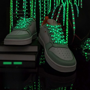 เชือกรองเท้าเรืองแสงหลากสีสันสำหรับกีฬาลำลอง: เชือกรองเท้าเรืองแสงแบบไล่เฉดสีในที่มืด, เชือกรองเท้าตกแต่ง - Product Image 1