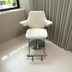 Silla de Barbero de Cuero Minimalista y Moderna XDL, Silla de Salón Giratoria con Altura Ajustable y Reposapiés, Diseño Elegante y Hermoso - Product Image 2