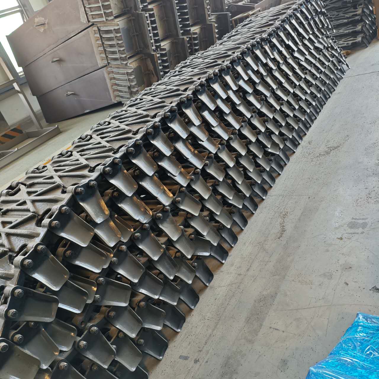 STND Hot Selling Construction Machinery Loader Tire protection Anti-skid Chain Wheel Loader Anti-skid Track