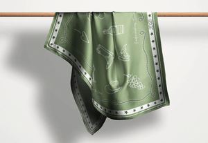 Pañuelo Personalizado con Diseño Floral para la Madre del Novio, Recuerdo para Despedida de Soltera, Regalo de Boda - Product Image 2