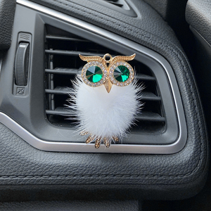 Aksesoris Mobil Wanita Hiasan Aromaterapi Berlian Klip Ventilasi Parfum Diffuser Kristal Villus Owl Penyegar Udara Mobil - Product Image 1