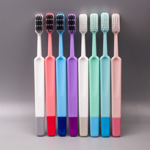 Cepillo de dientes de dos tonos con mango, cerdas suaves de nailon para adultos, uso doméstico, 13.63g - Product Image 4