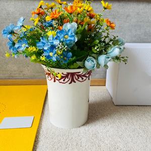 Pots de fleurs en céramique faits à la main de couleur rouge et blanche, vase en céramique pour cadeau d'ami - Product Image 5