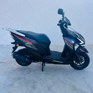 Honda <span class=keywords><strong>Rebel</strong></span> <span class=keywords><strong>125</strong></span> d'occasion, <span class=keywords><strong>125</strong></span> cm³, fabriquée en 2020, plus de 8 000 km au compteur, freins CBS, démarrage sans clé, économique en carburant et durable - Product Image 1