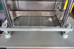 Machine de fabrication de portes à volets roulants en aluminium à commande intelligente, machine de moulage de portes à volets roulants, machine de moulage de toitures - Offre Spéciale - Product Image 2