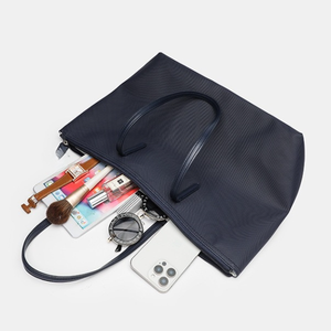 Borsa tote leggera da donna in stile francese, in PU, tinta unita, con chiusura aperta, grande capacità, impermeabile. - Product Image 5